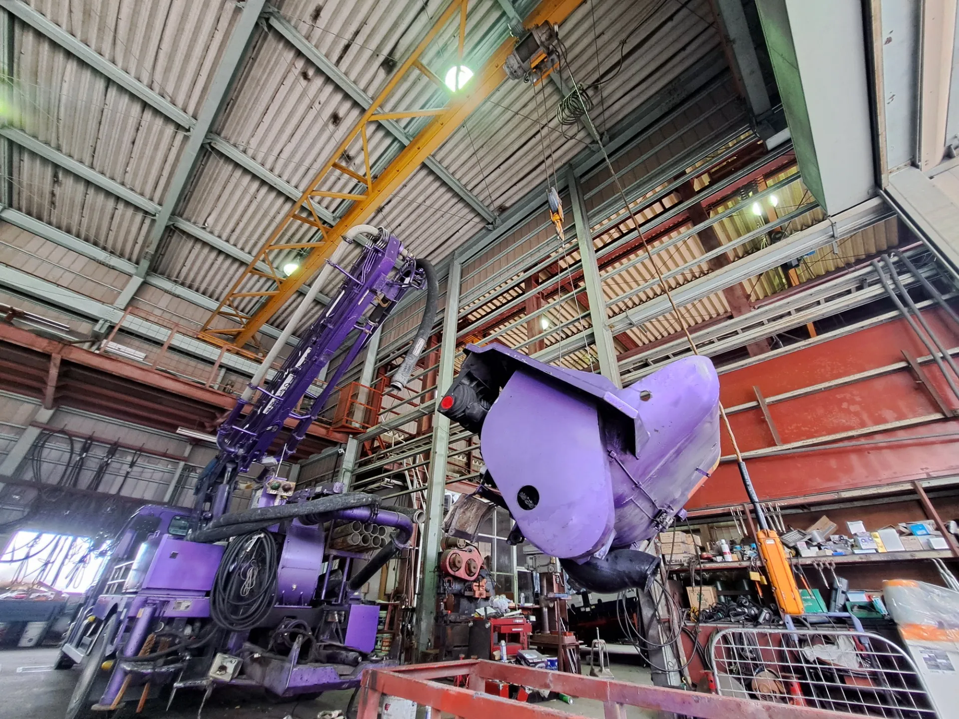 コンクリート圧送車ホッパー整備