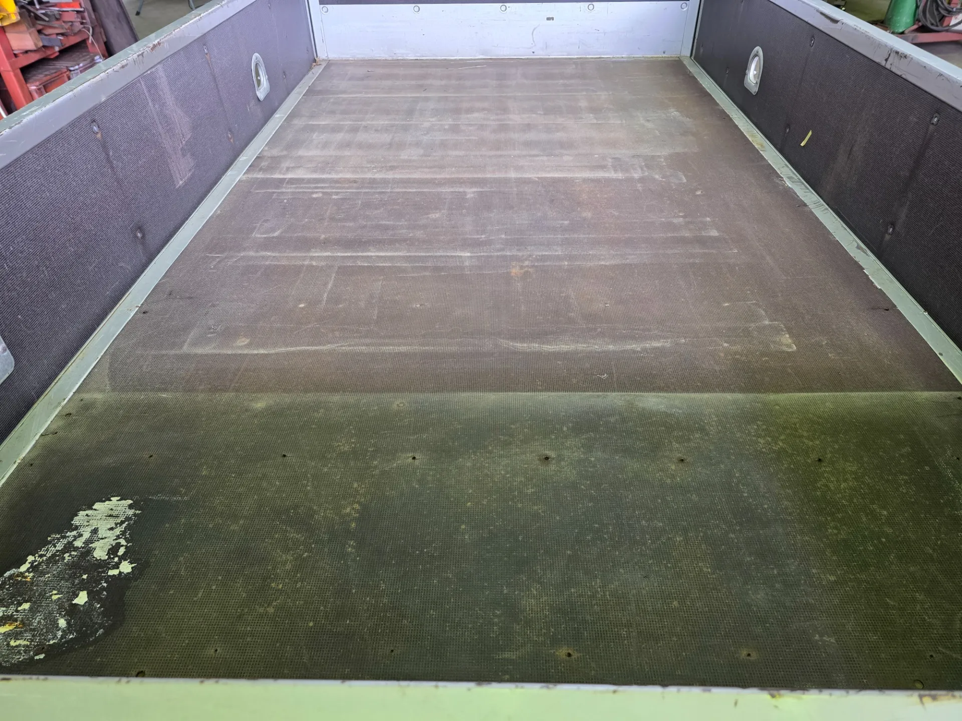 荷台床板交換、アオリロープ穴1対追加工事